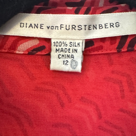 Diane Von Furstenberg Vintage Silk Red Patterned Long Sleeve Dress - Picture 2 of 9